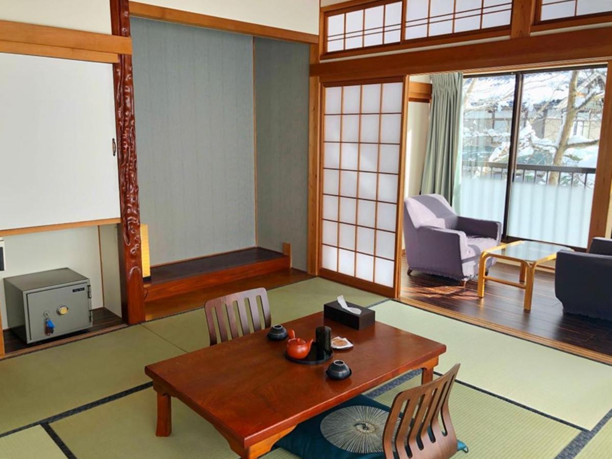 富山県 よしのや旅館 Nanto Luaran gambar