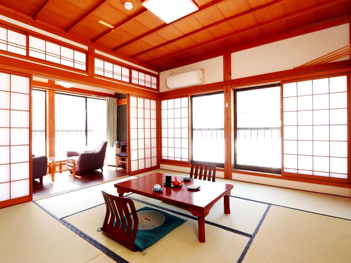 富山県 よしのや旅館 Nanto Luaran gambar
